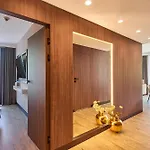 Golden Hour Apartments- Loft H 118 شقة سفينويتشي