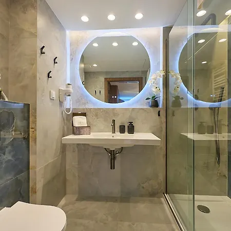 Golden Hour Apartments- Loft H 118